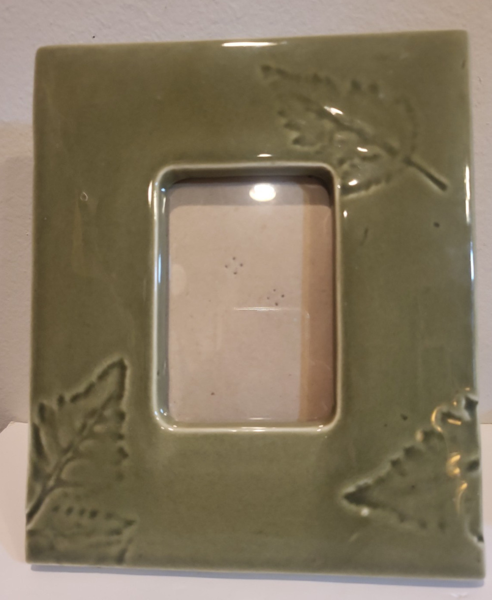 Green Ceramic Leaf Vintage Fetco Picture 7.5 x 9" Frame 3 x 4.5" Photo Floral